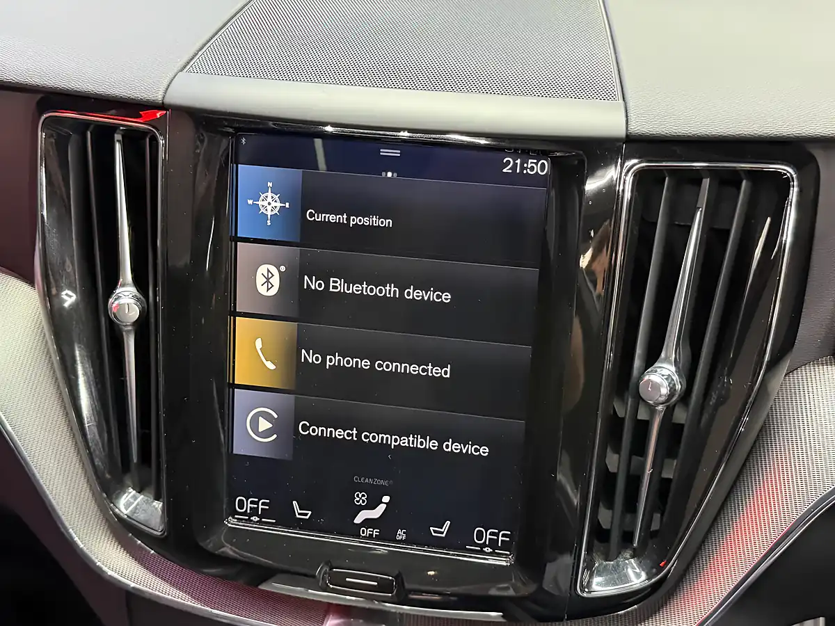 Used 2019 Volvo XC60 R-Design Silver - Interior and Exterior details 17