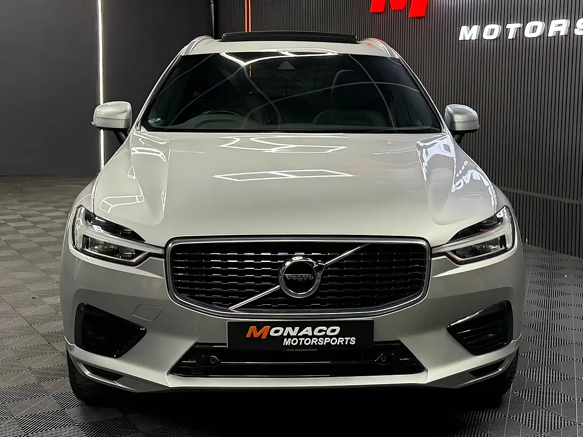 Used 2019 Volvo XC60 R-Design Silver - Interior and Exterior details 3