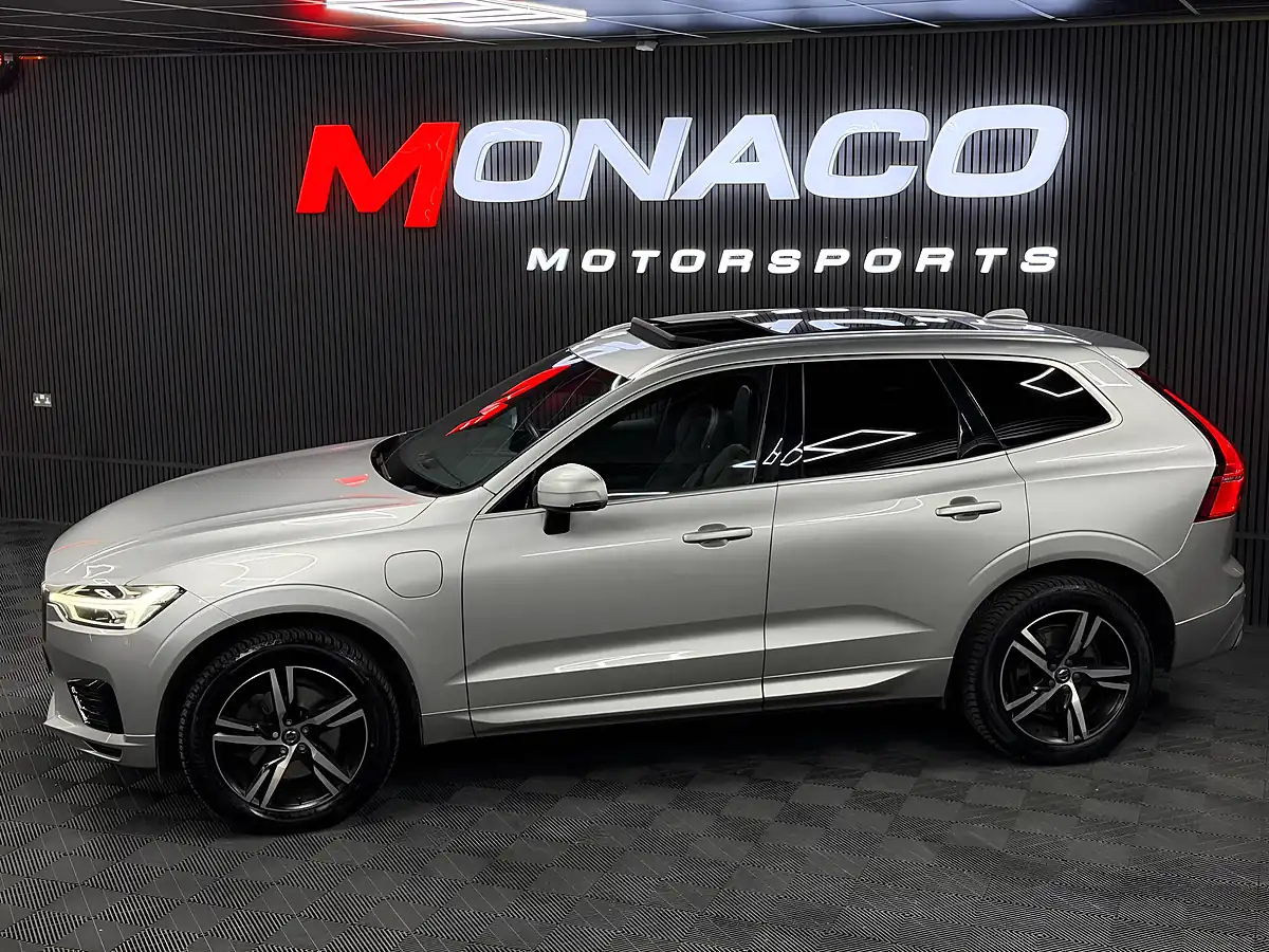 Used 2019 Volvo XC60 R-Design Silver - Interior and Exterior details 5