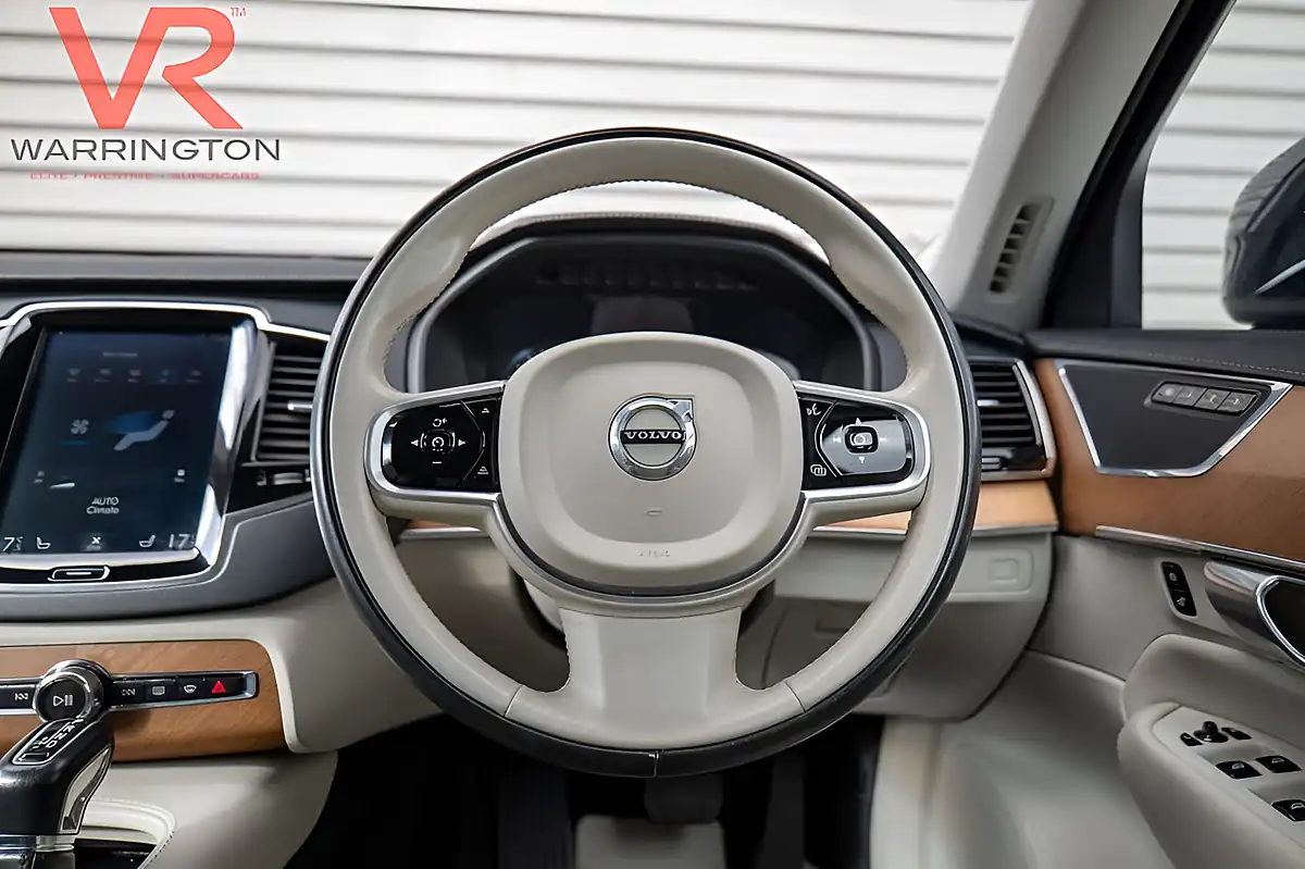 Used 2019 Volvo XC90 Inscription Magic Blue - Interior and Exterior details 10