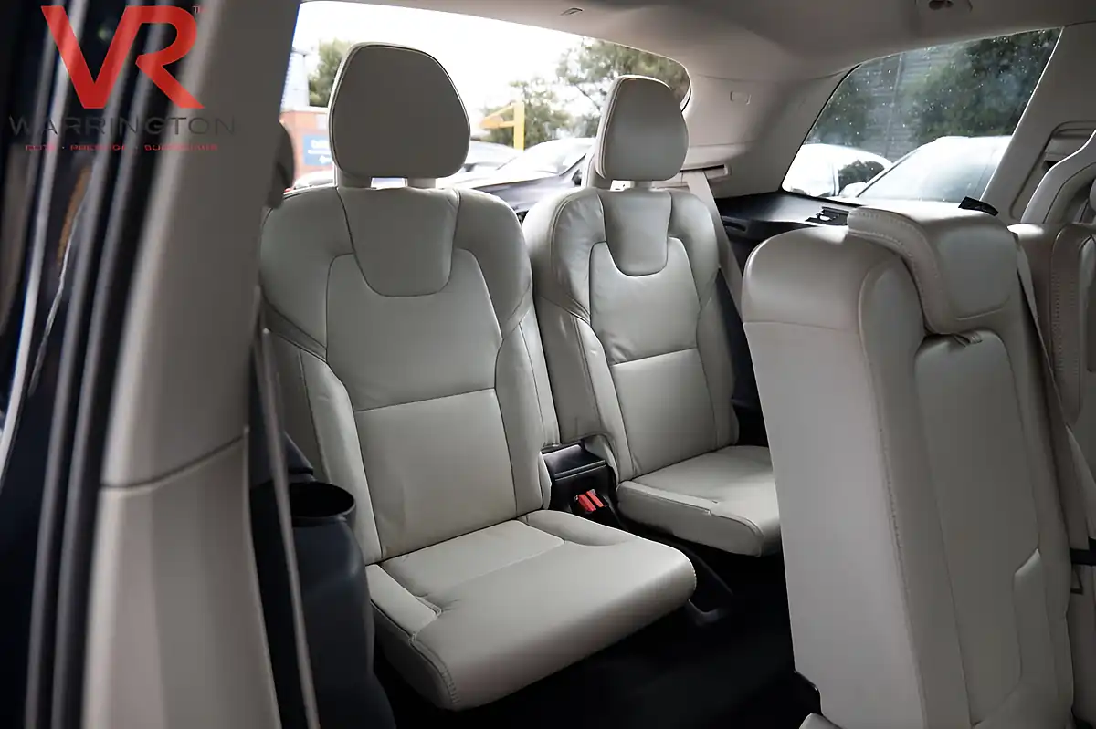 Used 2019 Volvo XC90 Inscription Magic Blue - Interior and Exterior details 12