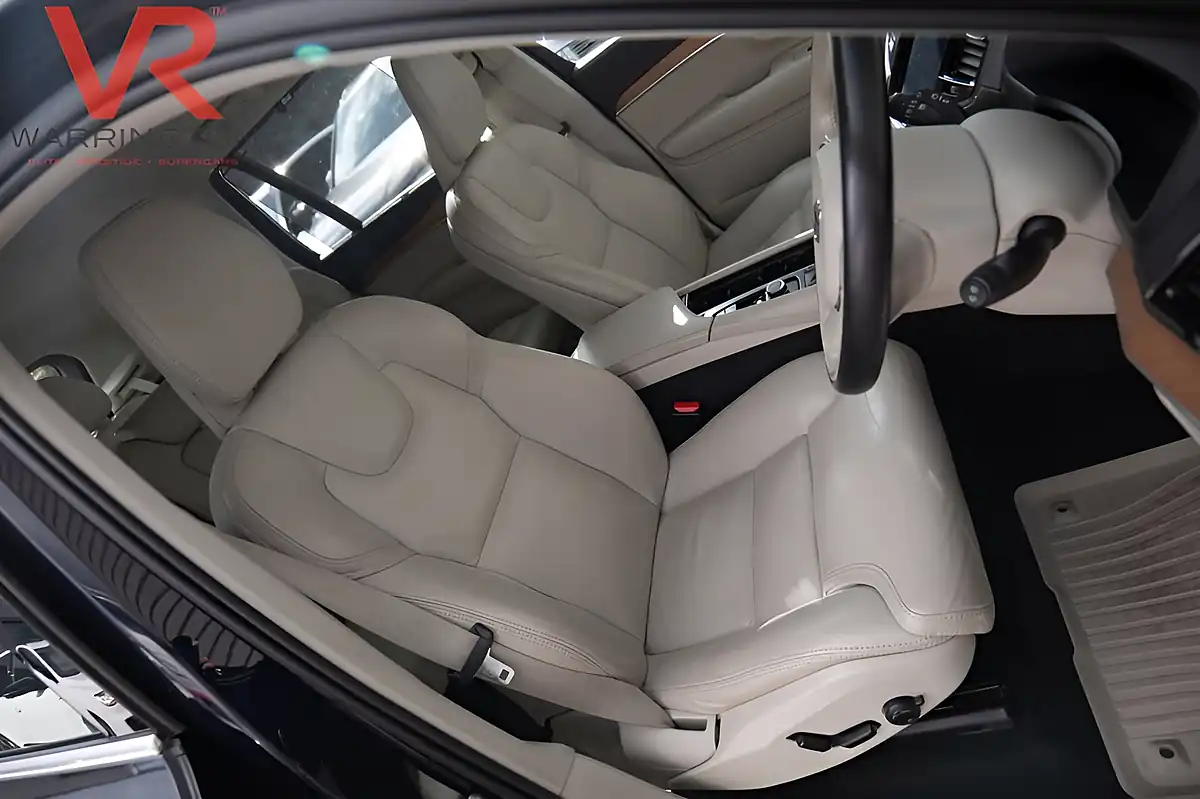 Used 2019 Volvo XC90 Inscription Magic Blue - Interior and Exterior details 14