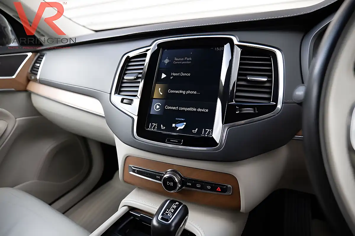 Used 2019 Volvo XC90 Inscription Magic Blue - Interior and Exterior details 16