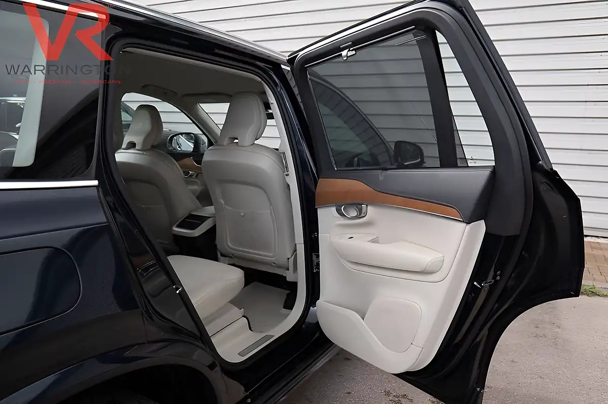 Used 2019 Volvo XC90 Inscription Magic Blue - Interior and Exterior details 19