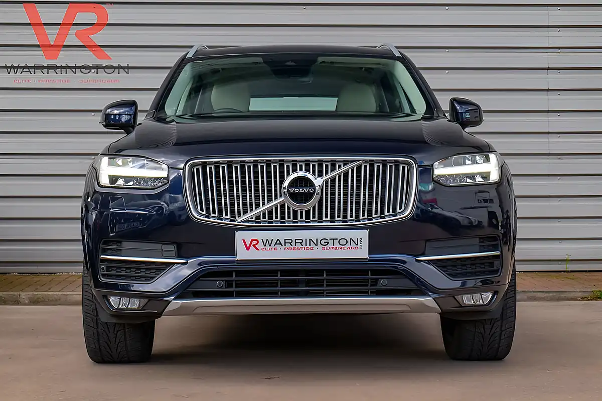 Used 2019 Volvo XC90 Inscription Magic Blue - Interior and Exterior details 4