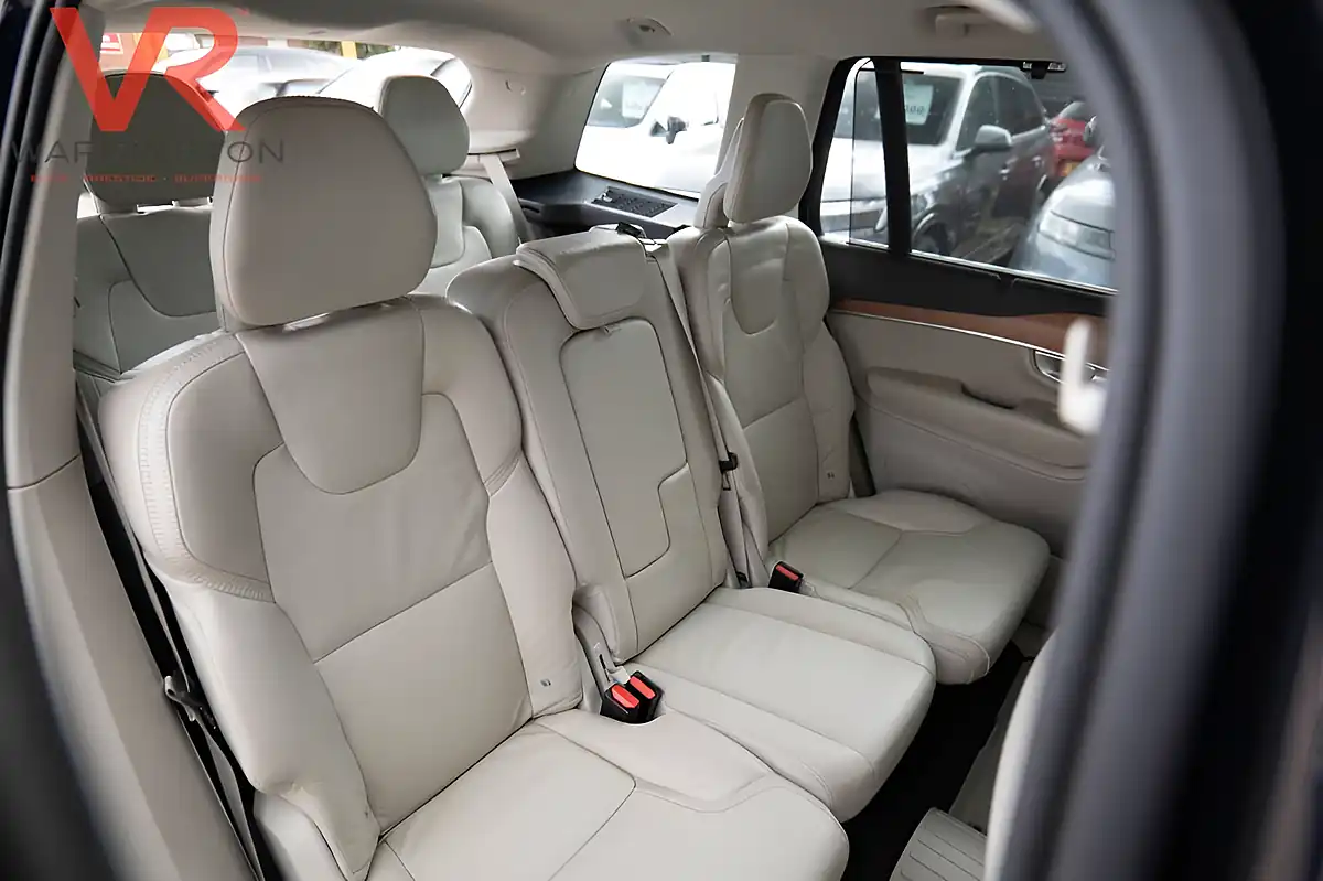Used 2019 Volvo XC90 Inscription Magic Blue - Interior and Exterior details 7
