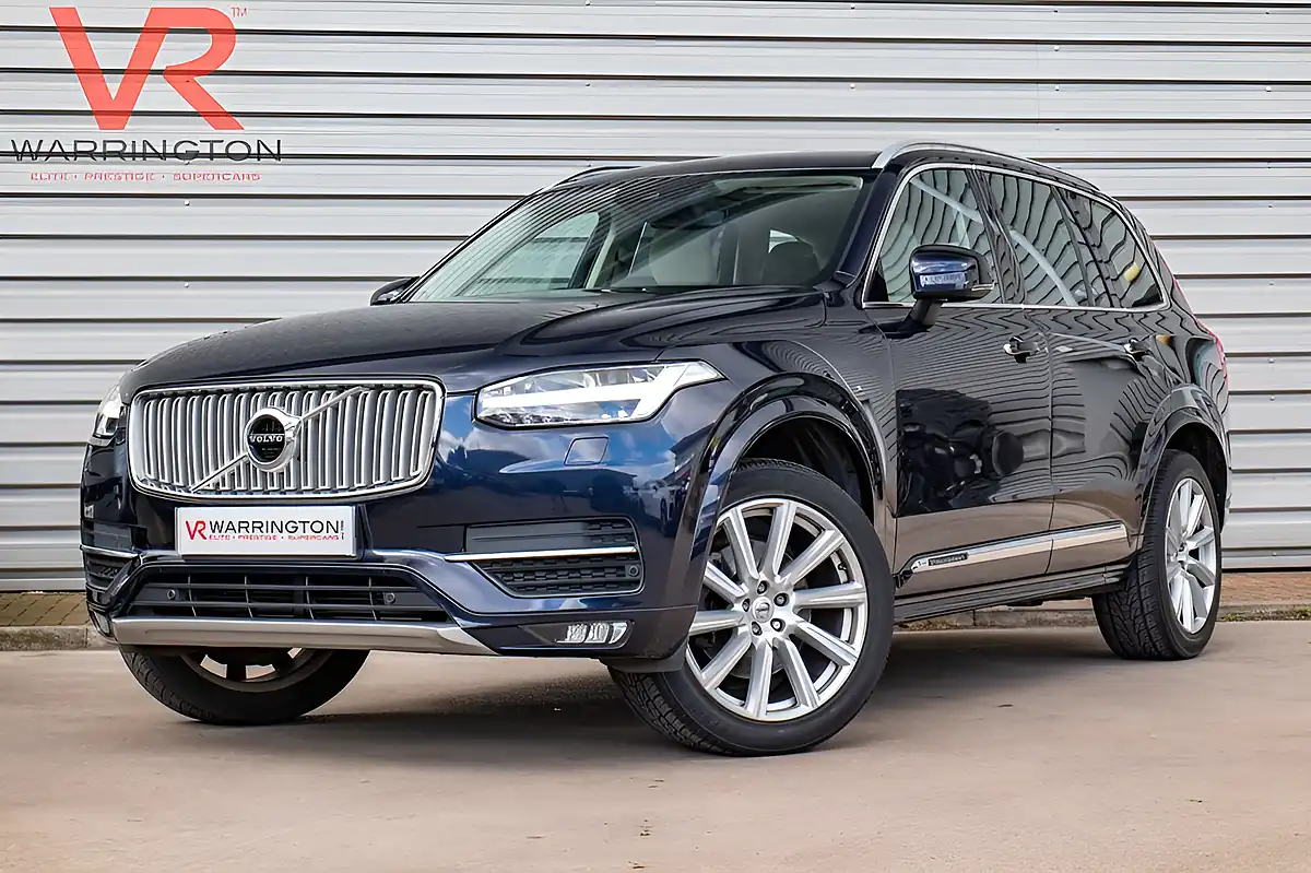 Used 2019 Volvo XC90 Inscription Magic Blue - Interior and Exterior details 8
