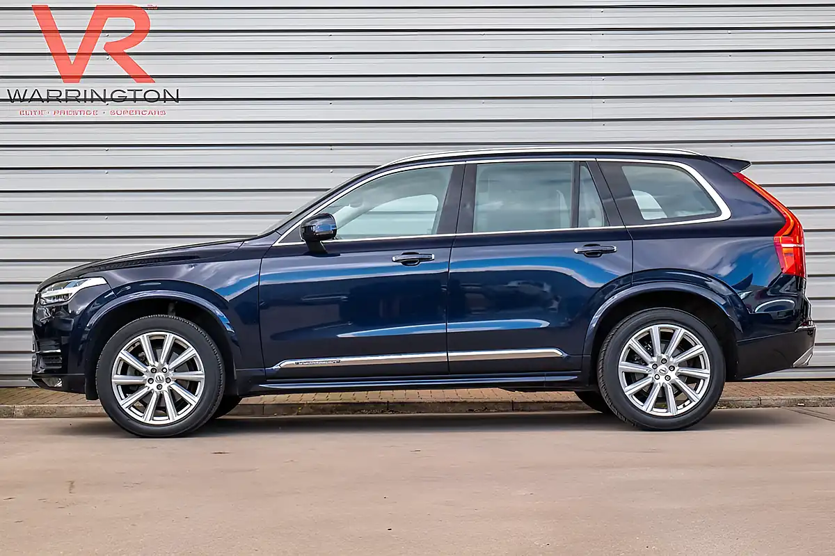Used 2019 Volvo XC90 Inscription Magic Blue - Interior and Exterior details 9