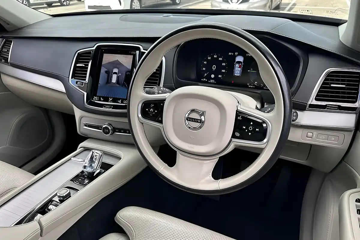 Used 2019 Volvo XC90 Inscription Pro Black - Interior and Exterior details 10
