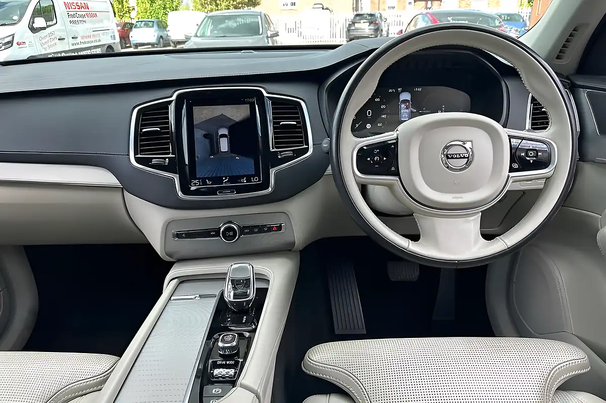 Used 2019 Volvo XC90 Inscription Pro Black - Interior and Exterior details 11