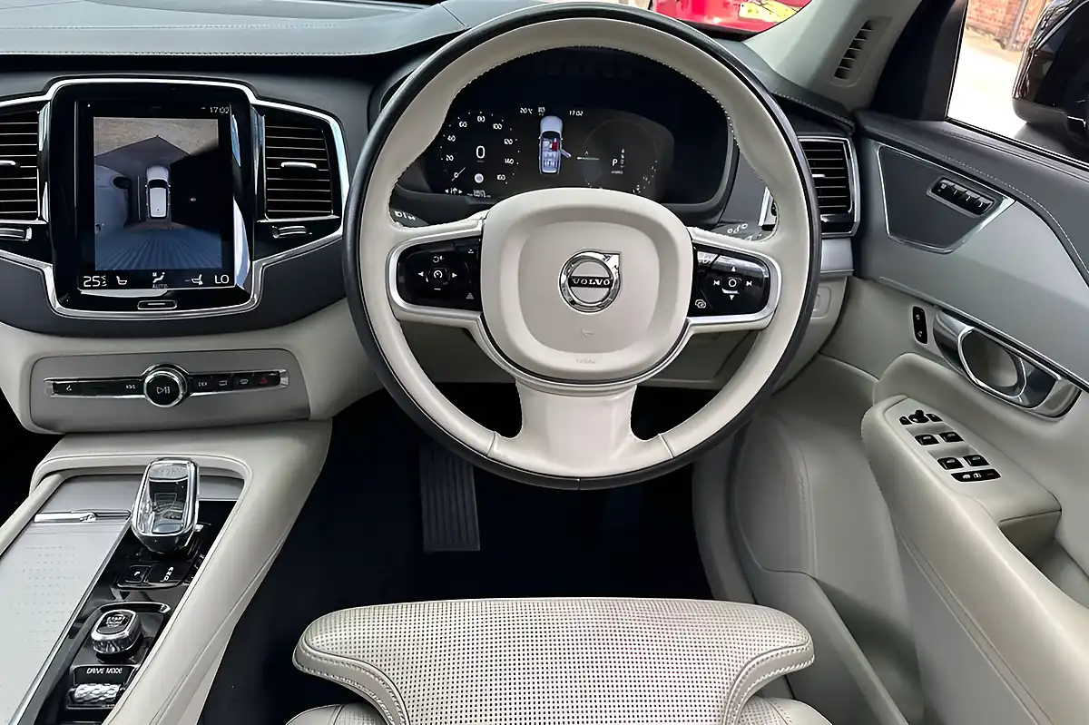 Used 2019 Volvo XC90 Inscription Pro Black - Interior and Exterior details 12