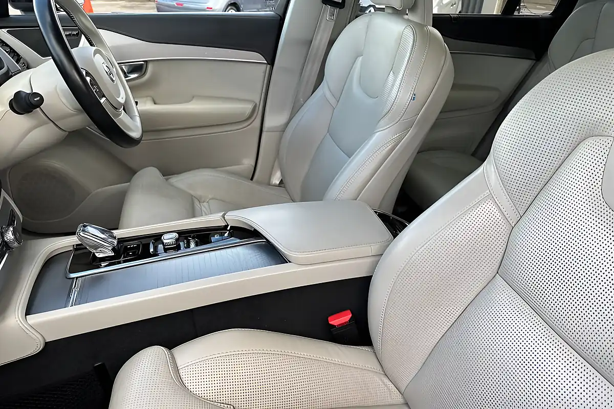 Used 2019 Volvo XC90 Inscription Pro Black - Interior and Exterior details 16