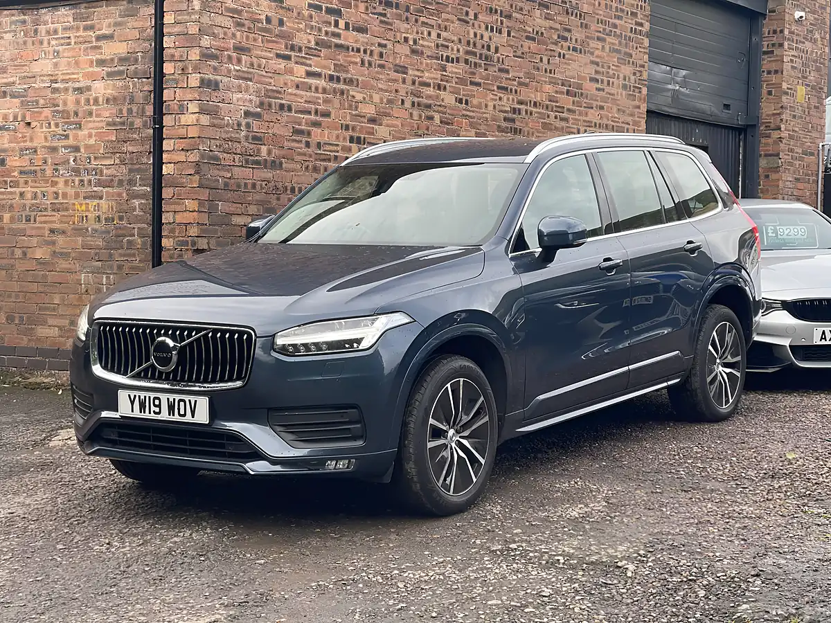 Used 2019 Volvo XC90 Momentum Blue - Interior and Exterior details 3
