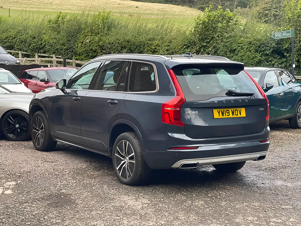 Used 2019 Volvo XC90 Momentum Blue - Interior and Exterior details 6