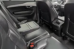 Used 2019 Volvo XC90 Momentum Bright Silver - Interior and Exterior details 18