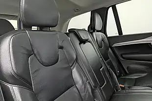 Used 2019 Volvo XC90 Momentum Bright Silver - Interior and Exterior details 19