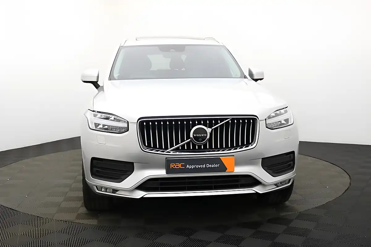 Used 2019 Volvo XC90 Momentum Bright Silver - Interior and Exterior details 9
