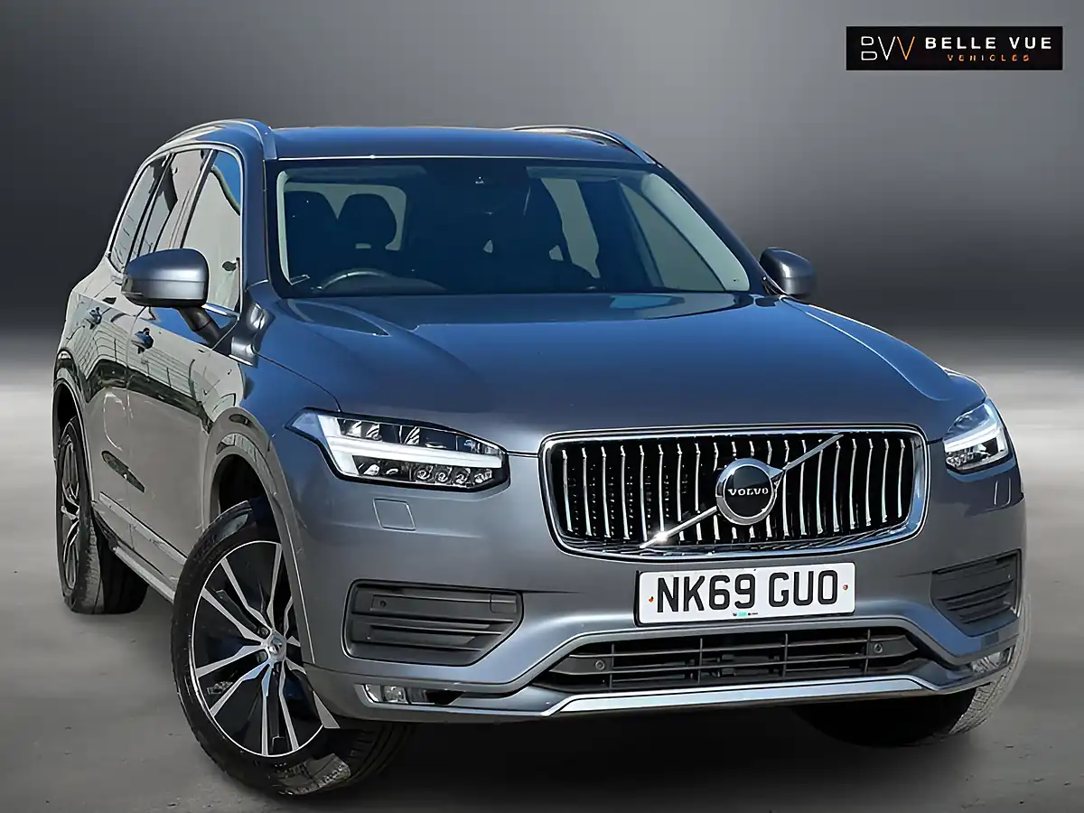 Used 2019 Volvo XC90 Momentum Osmium Grey - Front View