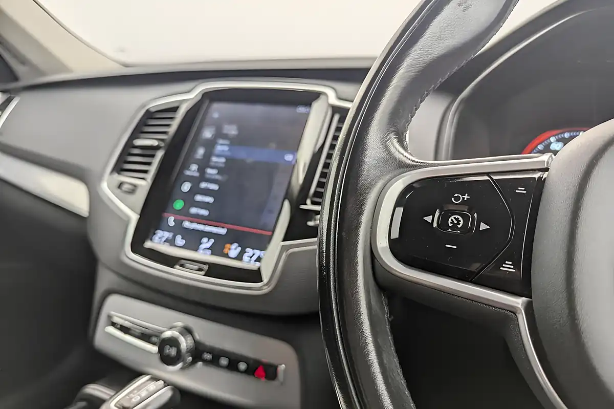 Used 2019 Volvo XC90 Momentum Pro Black - Interior and Exterior details 11