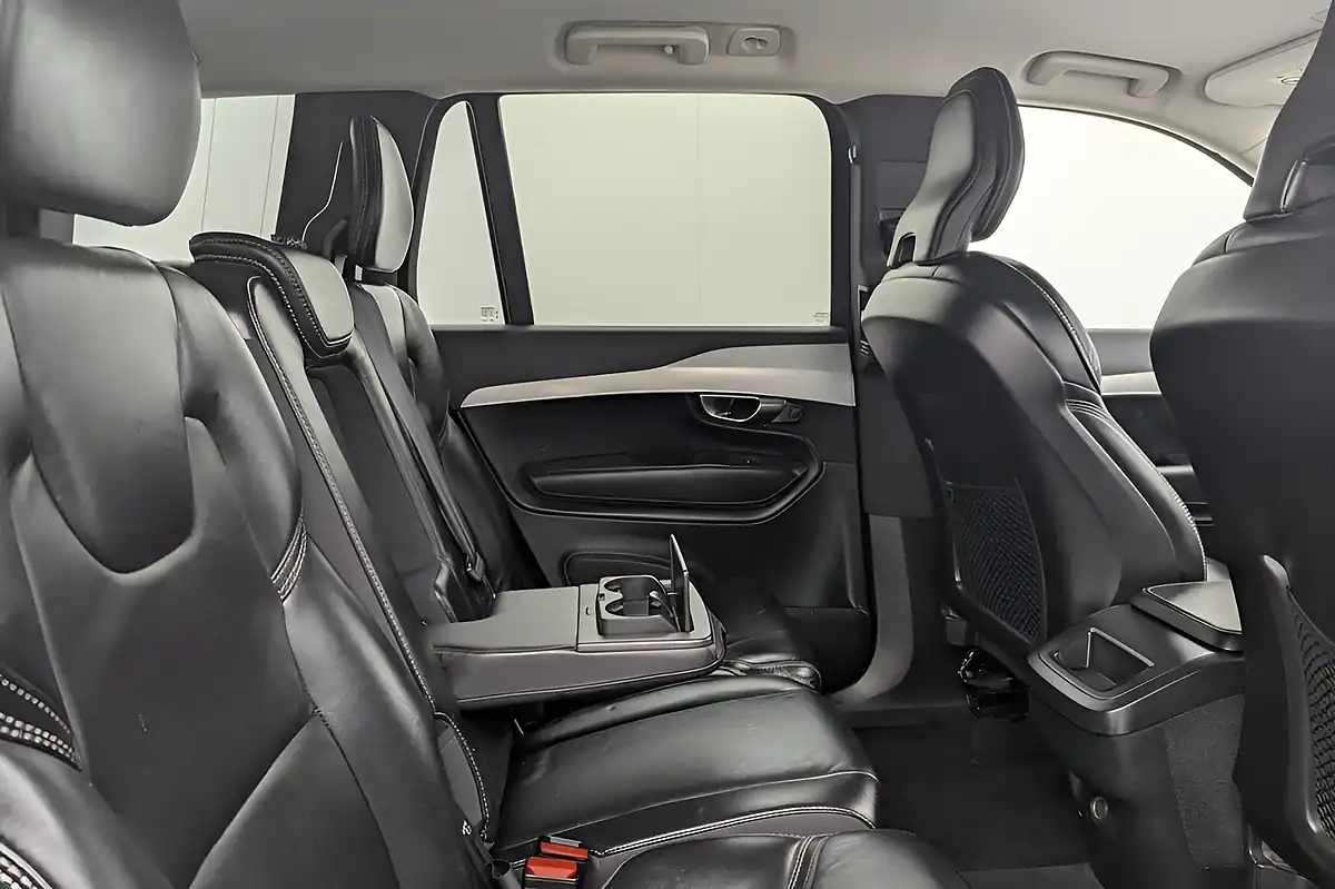 Used 2019 Volvo XC90 Momentum Pro Black - Interior and Exterior details 13