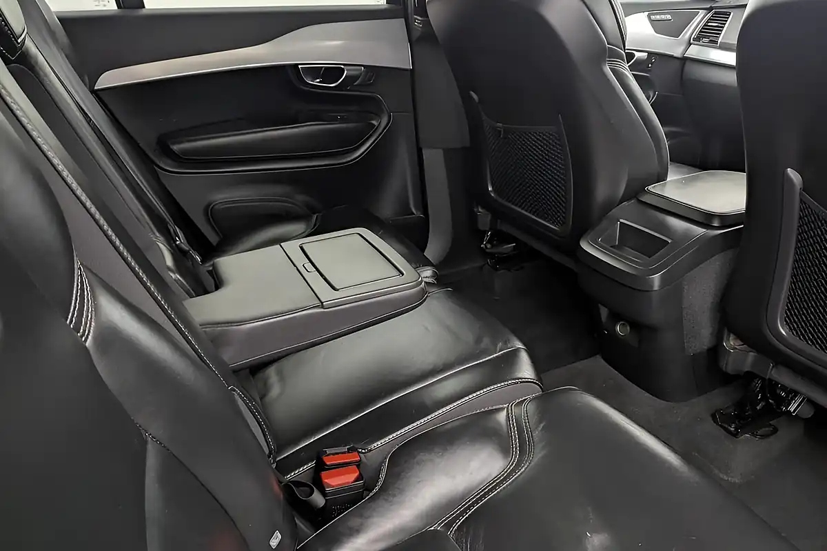 Used 2019 Volvo XC90 Momentum Pro Black - Interior and Exterior details 15