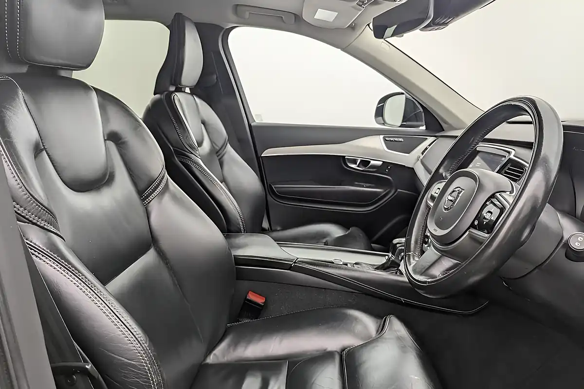 Used 2019 Volvo XC90 Momentum Pro Black - Interior and Exterior details 2