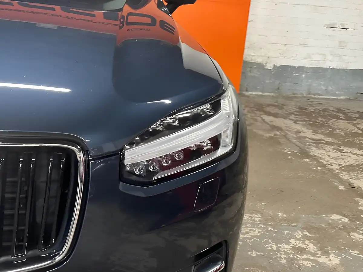 Used 2019 Volvo XC90 Momentum Pro Denim Blue - Interior and Exterior details 14