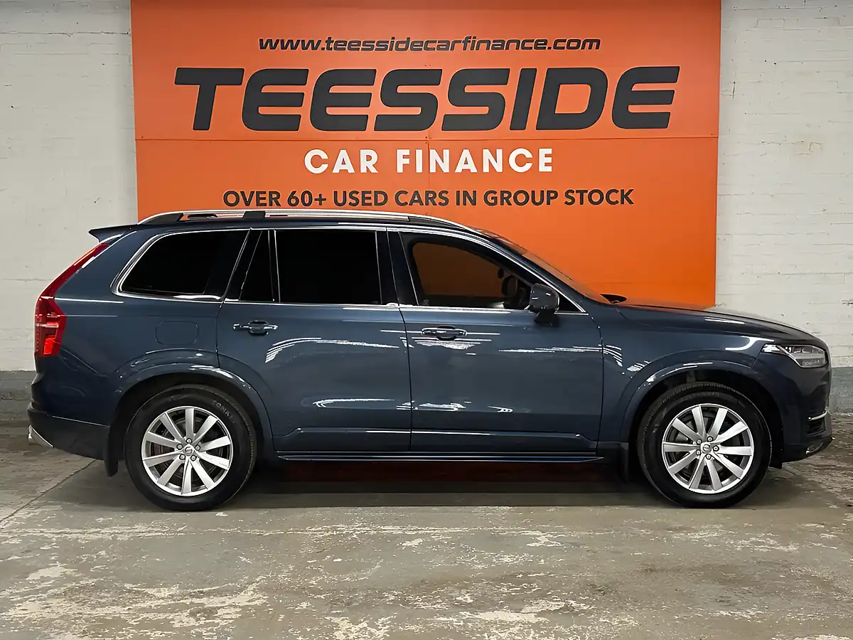 Used 2019 Volvo XC90 Momentum Pro Denim Blue - Interior and Exterior details 2