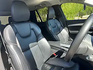 Used 2019 Volvo XC90 Momentum Pro Denim Blue - Interior and Exterior details 20