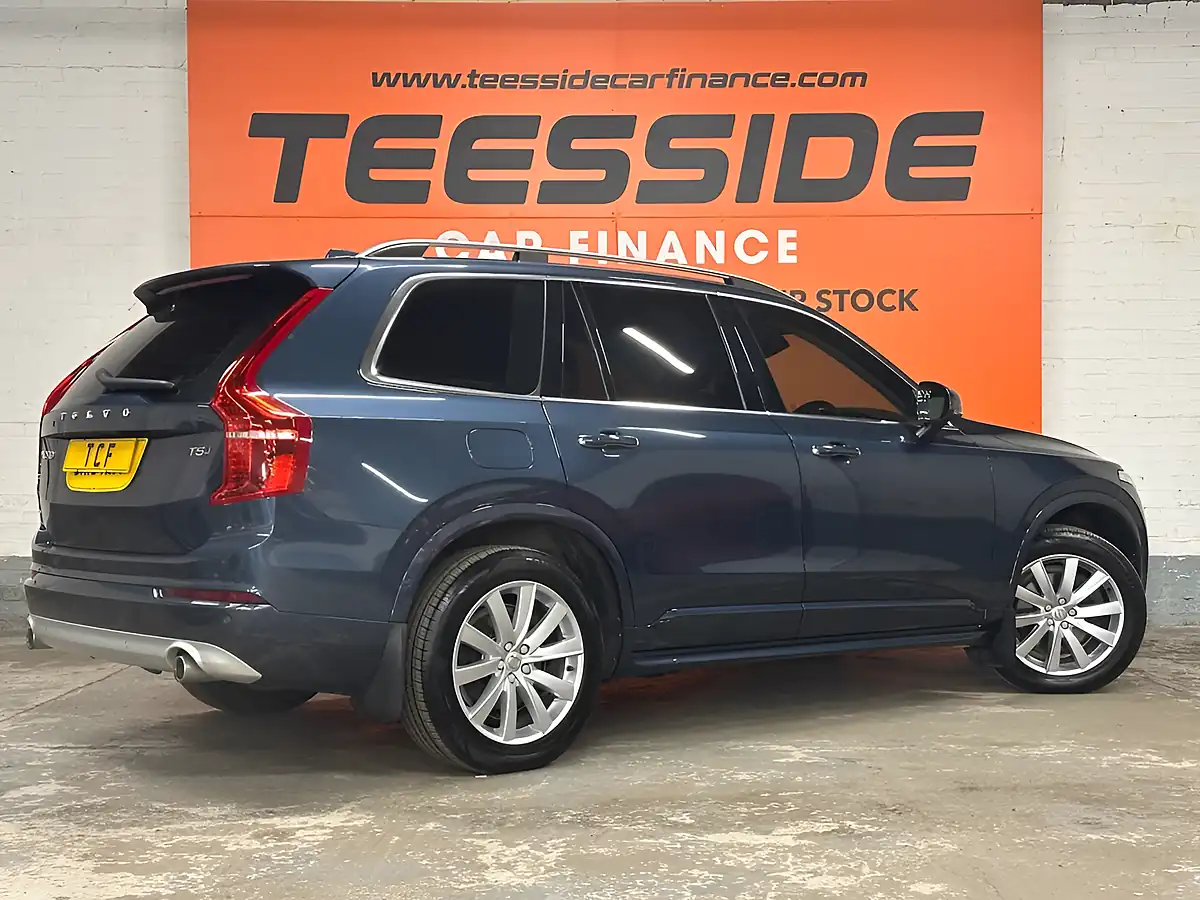 Used 2019 Volvo XC90 Momentum Pro Denim Blue - Interior and Exterior details 5