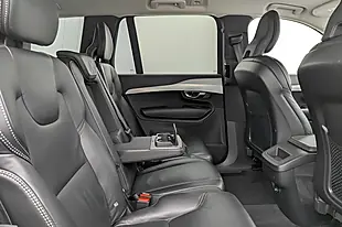 Used 2019 Volvo XC90 Momentum Pro Silver - Interior and Exterior details 10