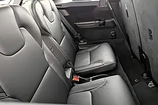 Used 2019 Volvo XC90 Momentum Pro Silver - Interior and Exterior details 11