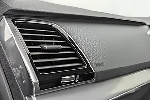 Used 2019 Volvo XC90 Momentum Pro Silver - Interior and Exterior details 13