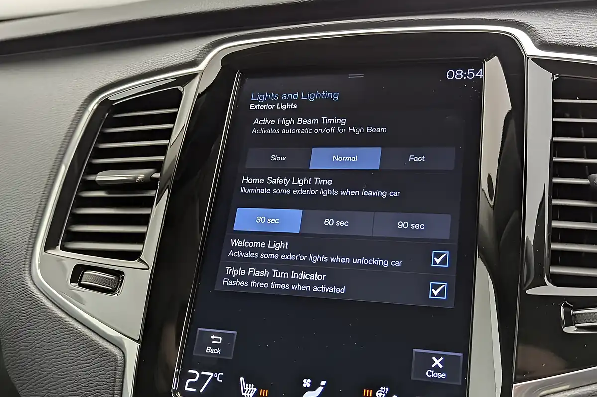 Used 2019 Volvo XC90 Momentum Pro Silver - Interior and Exterior details 15