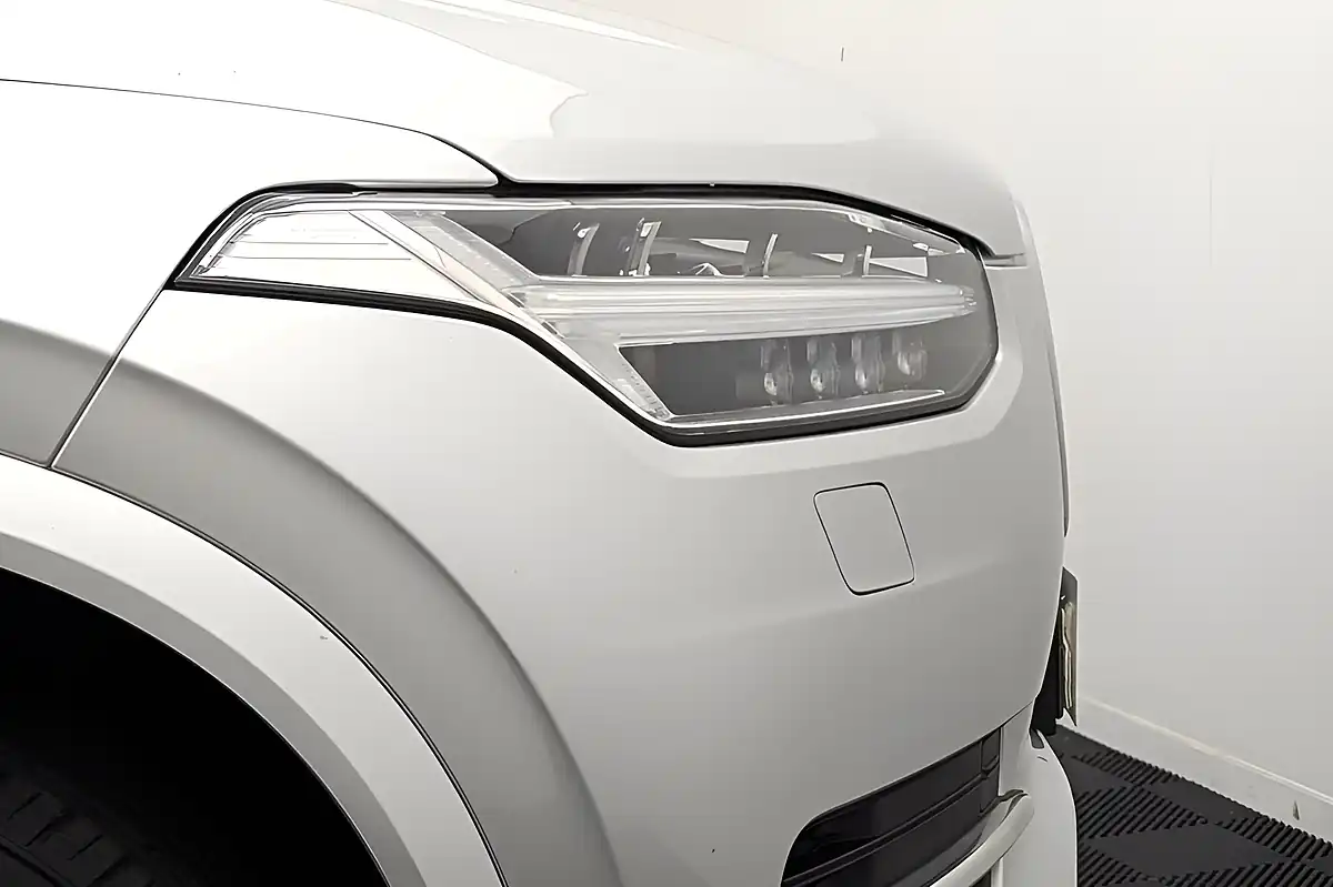 Used 2019 Volvo XC90 Momentum Pro Silver - Interior and Exterior details 17