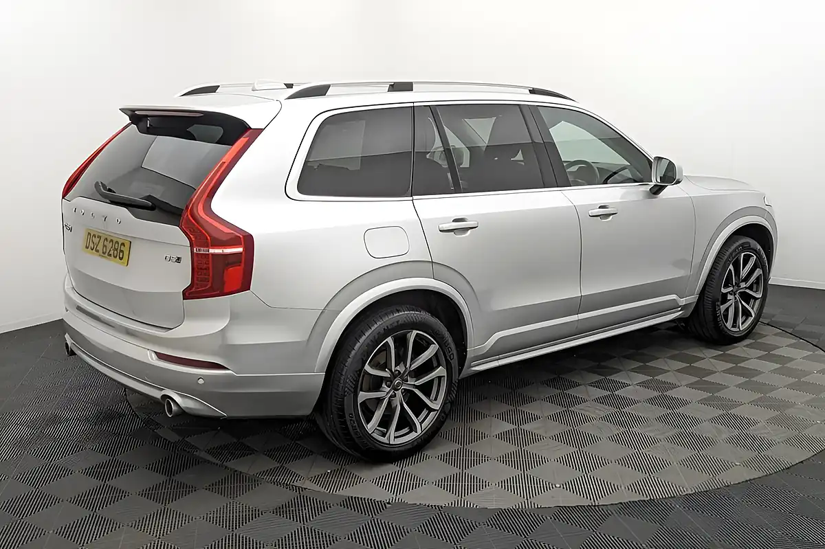 Used 2019 Volvo XC90 Momentum Pro Silver - Interior and Exterior details 19