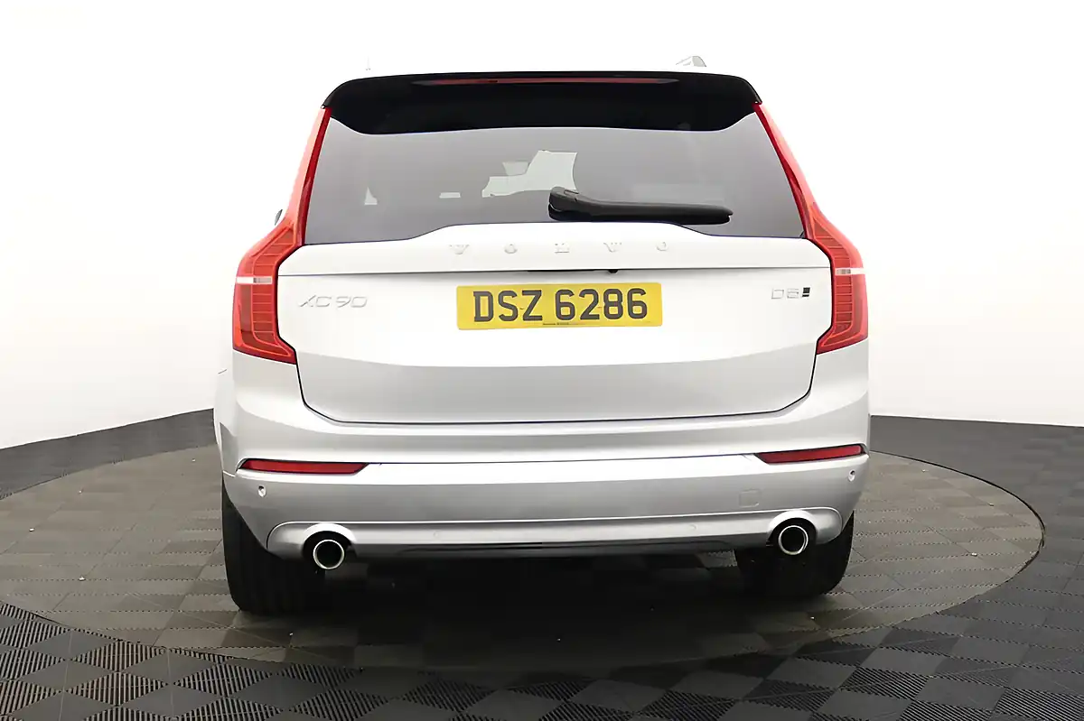 Used 2019 Volvo XC90 Momentum Pro Silver - Interior and Exterior details 4