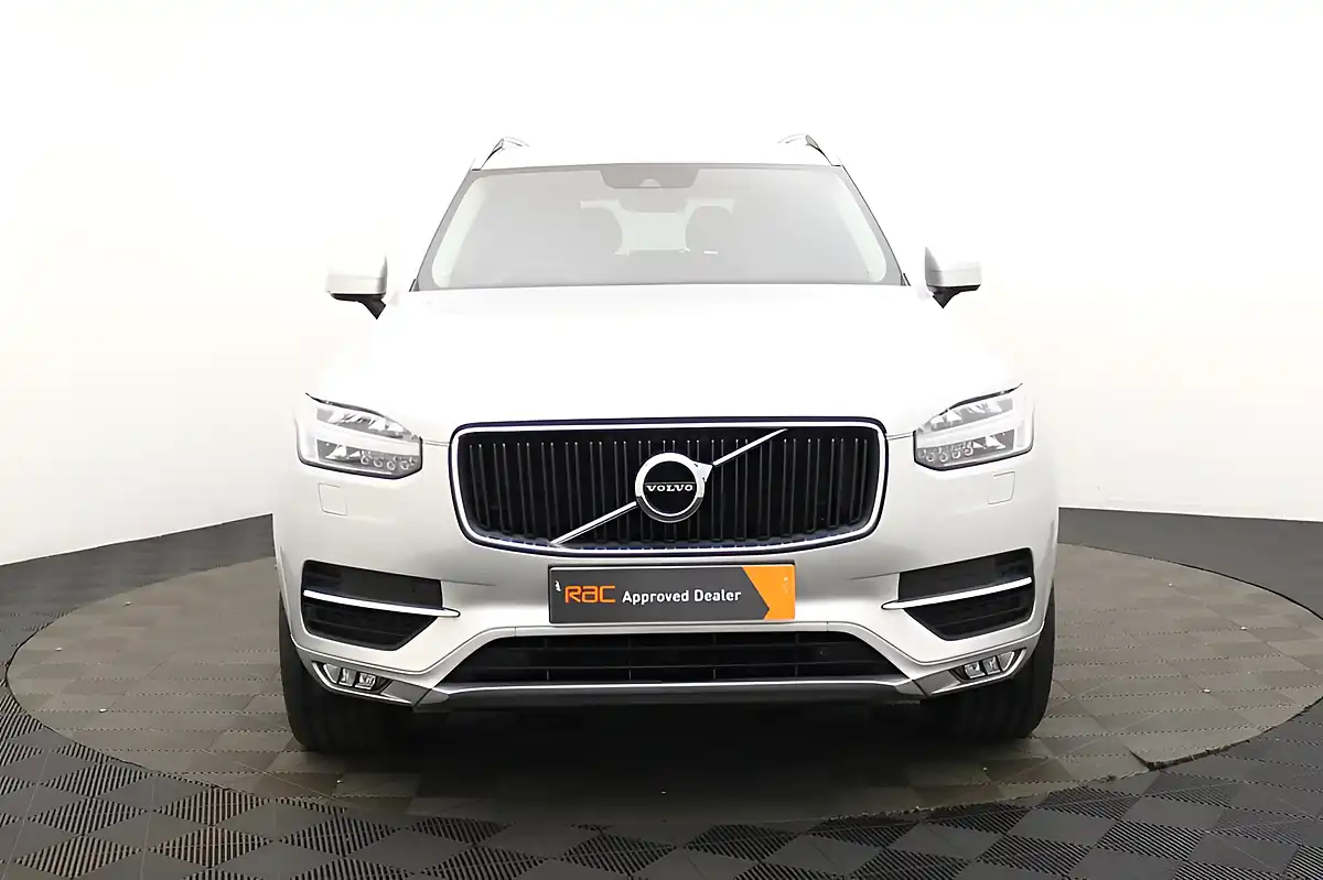 Used 2019 Volvo XC90 Momentum Pro Silver - Interior and Exterior details 7