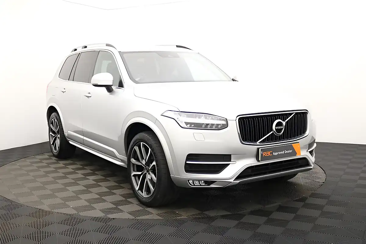 Used 2019 Volvo XC90 Momentum Pro Silver - Interior and Exterior details 8