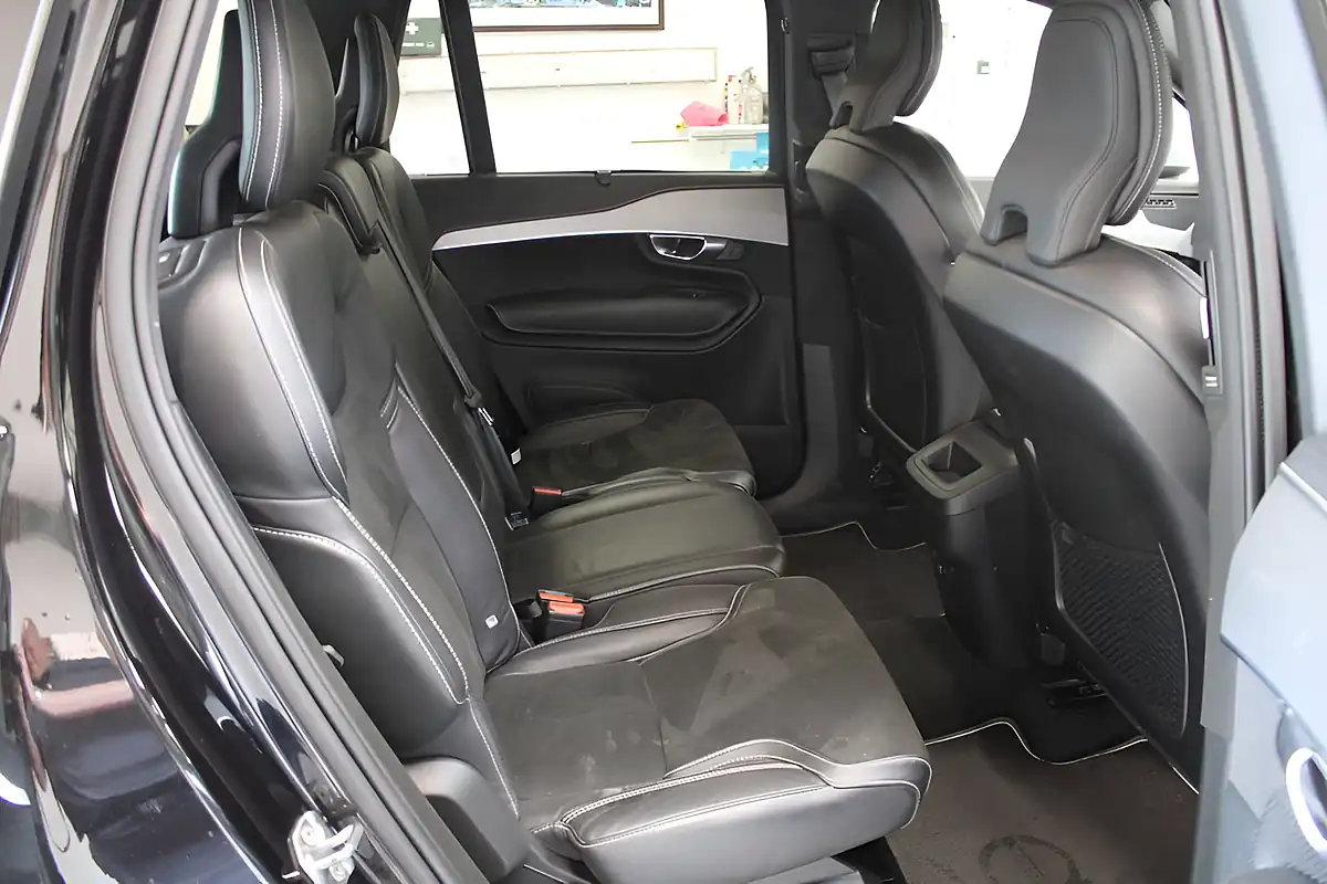 Used 2019 Volvo XC90 R-Design Black - Interior and Exterior details 12