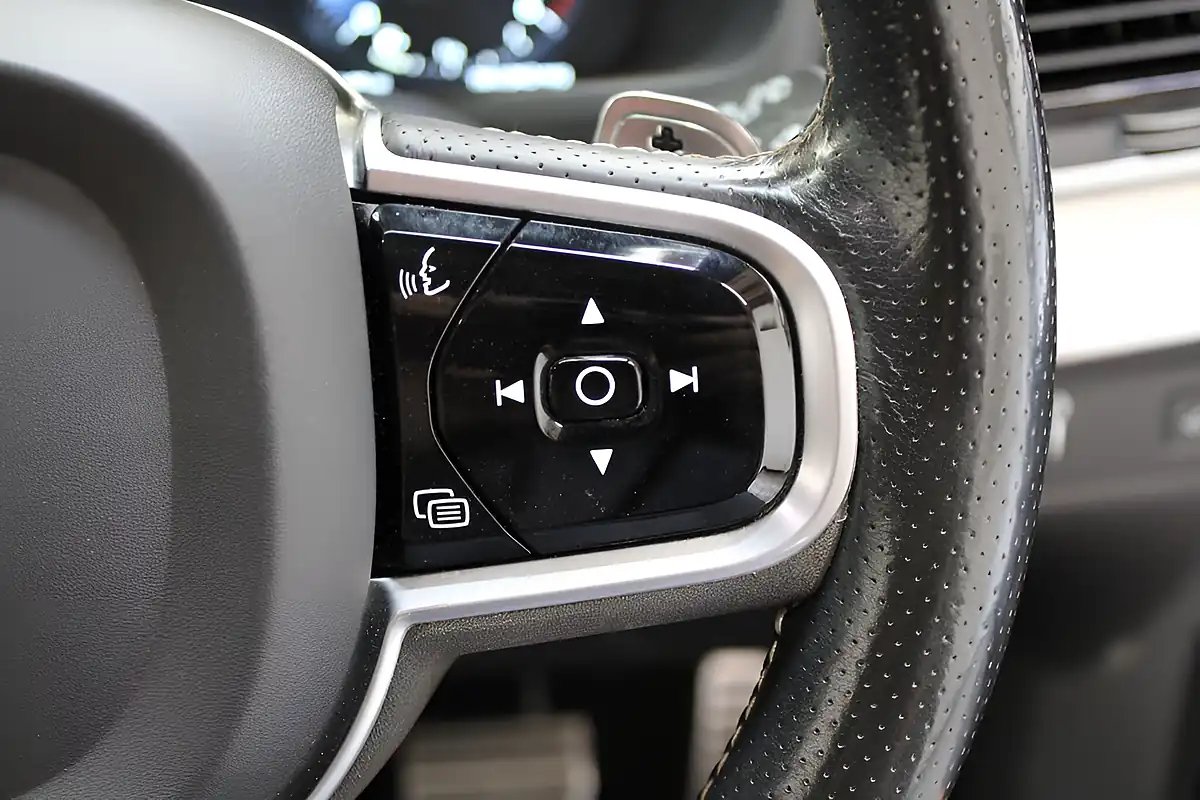Used 2019 Volvo XC90 R-Design Black - Interior and Exterior details 13