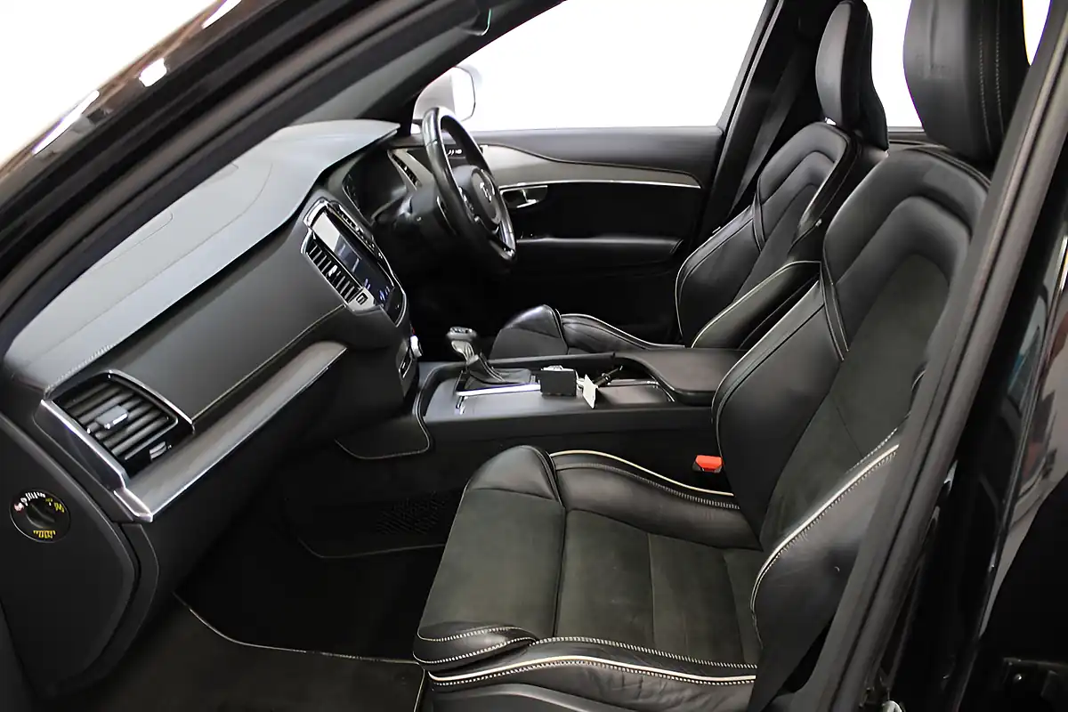Used 2019 Volvo XC90 R-Design Black - Interior and Exterior details 18