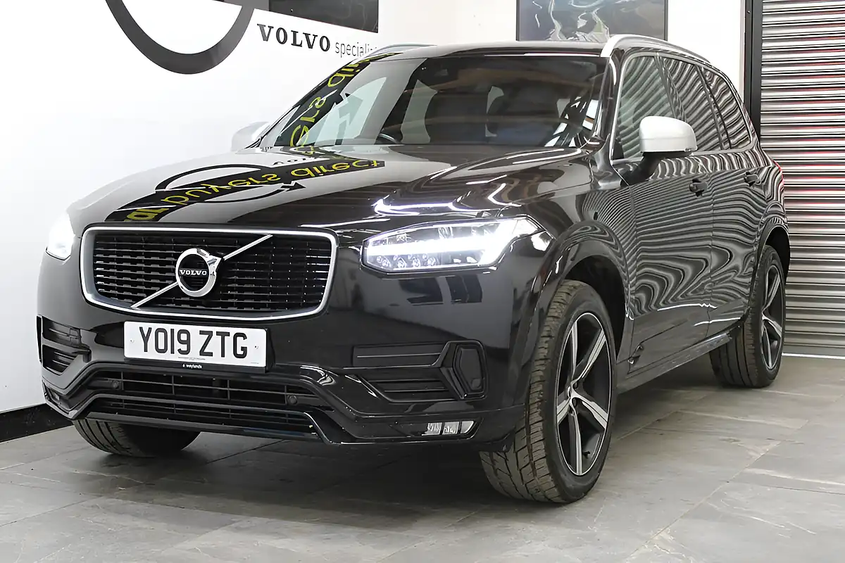 Used 2019 Volvo XC90 R-Design Black - Interior and Exterior details 5