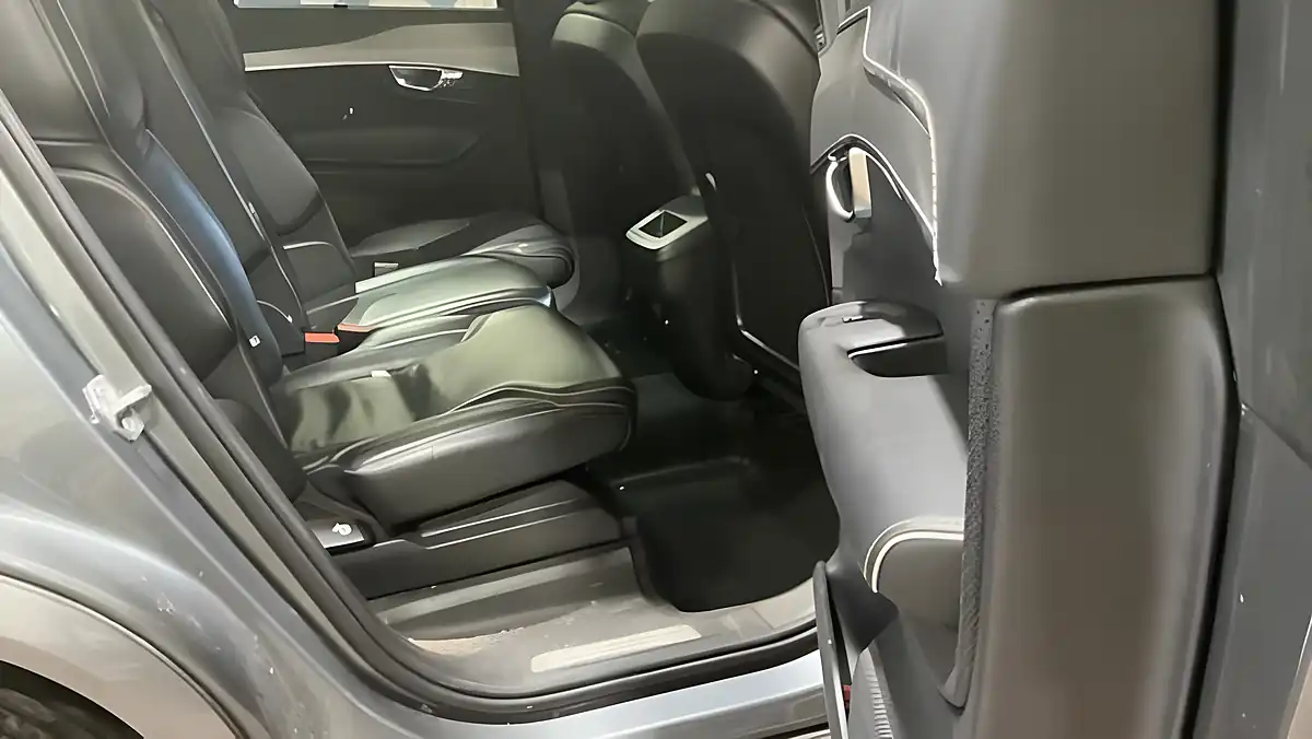 Used 2019 Volvo XC90 R-Design Grey - Interior and Exterior details 10