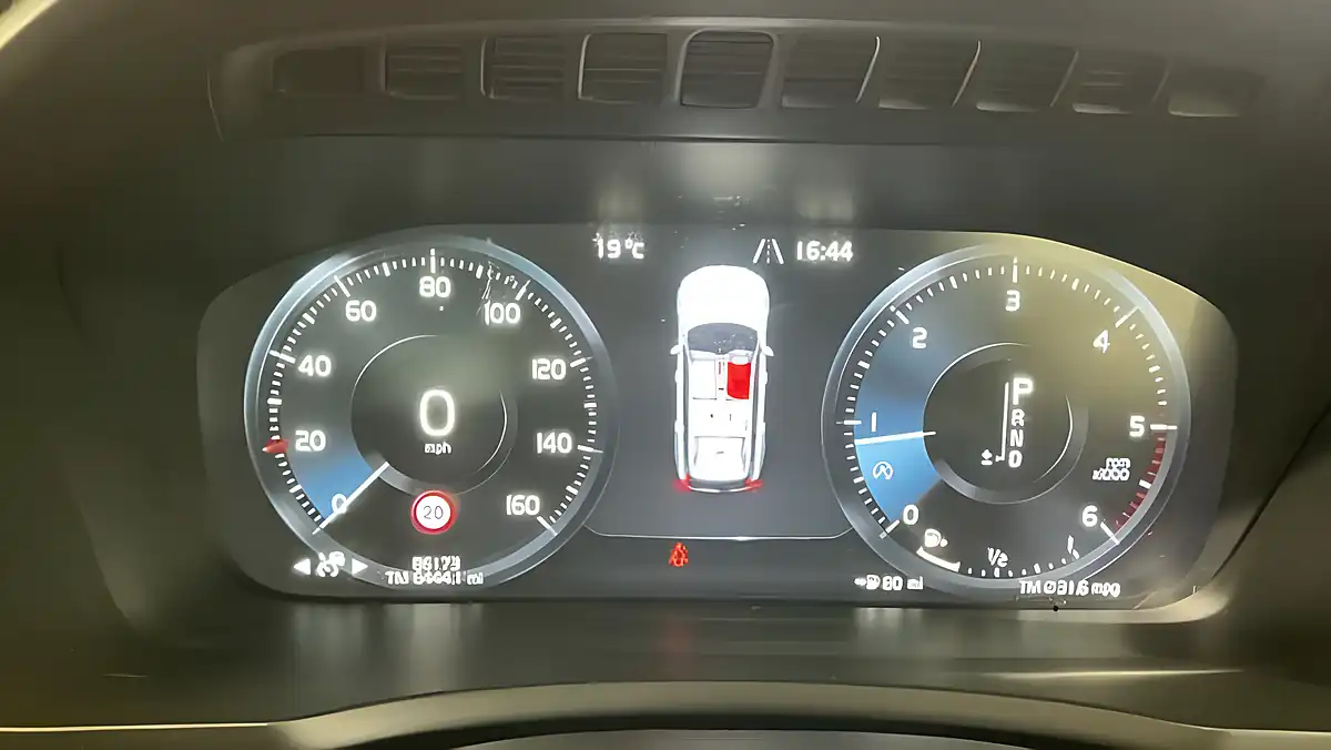 Used 2019 Volvo XC90 R-Design Grey - Interior and Exterior details 12