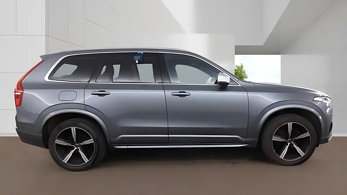 Used 2019 Volvo XC90 R-Design Grey - Interior and Exterior details 5