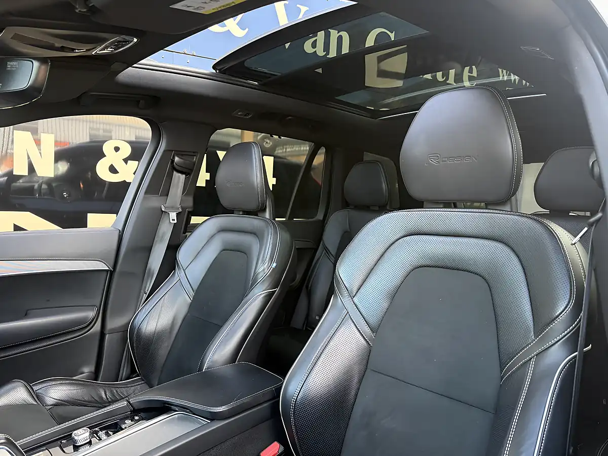 Used 2019 Volvo XC90 R-Design Onyx Black Metallic - Interior and Exterior details 3