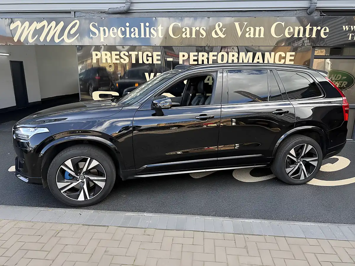Used 2019 Volvo XC90 R-Design Onyx Black Metallic - Interior and Exterior details 5