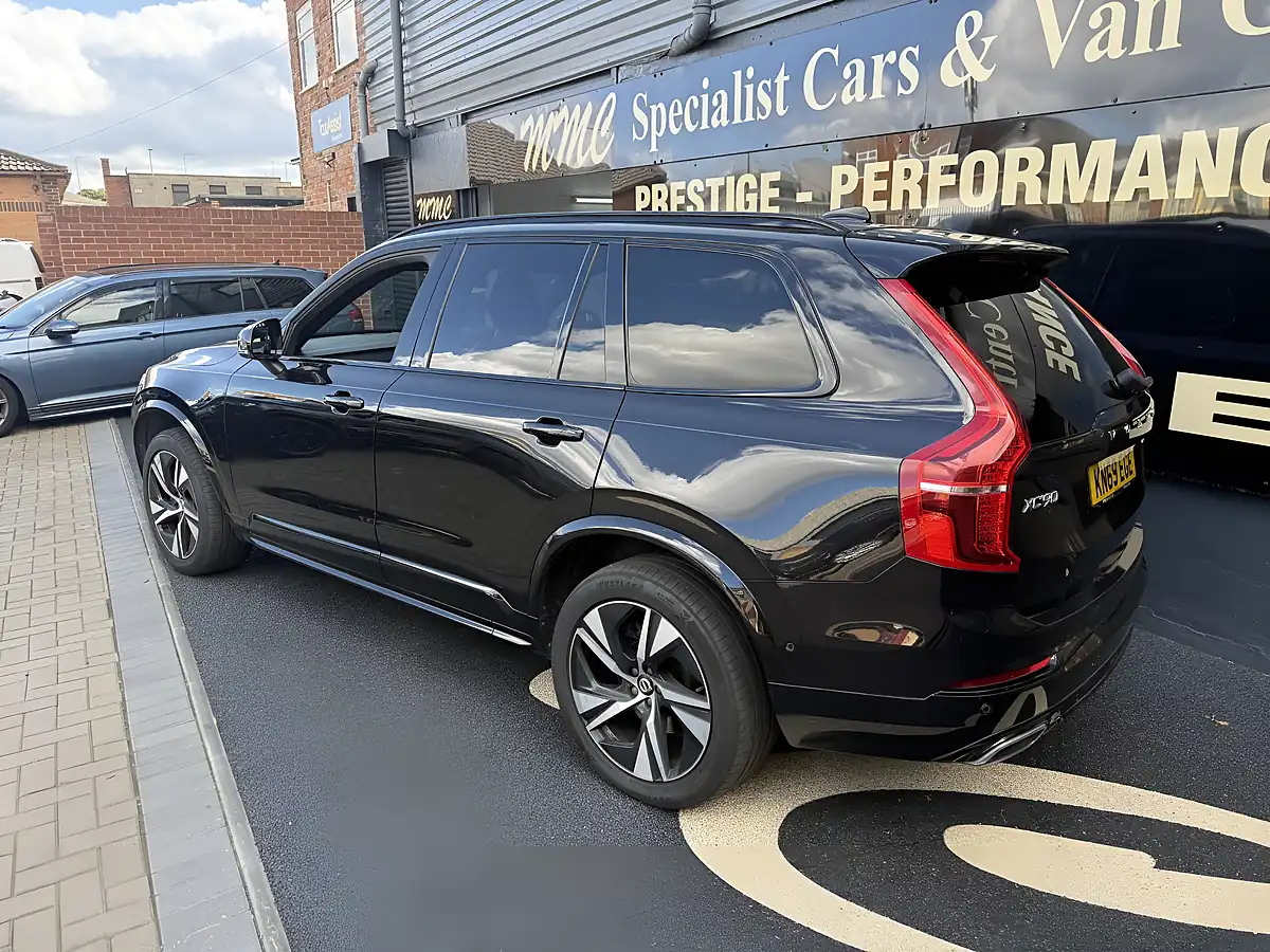 Used 2019 Volvo XC90 R-Design Onyx Black Metallic - Interior and Exterior details 9