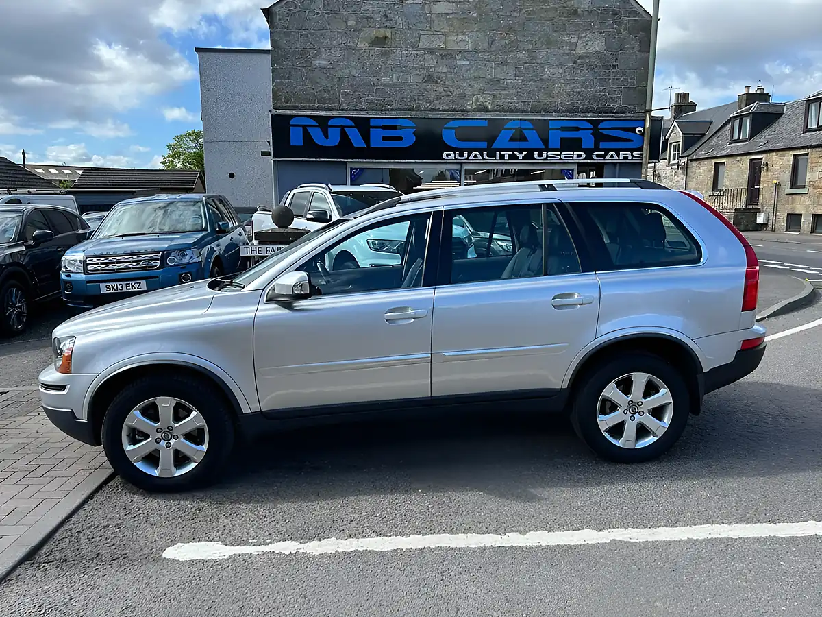 Used 2019 Volvo XC90 Silver - Front View